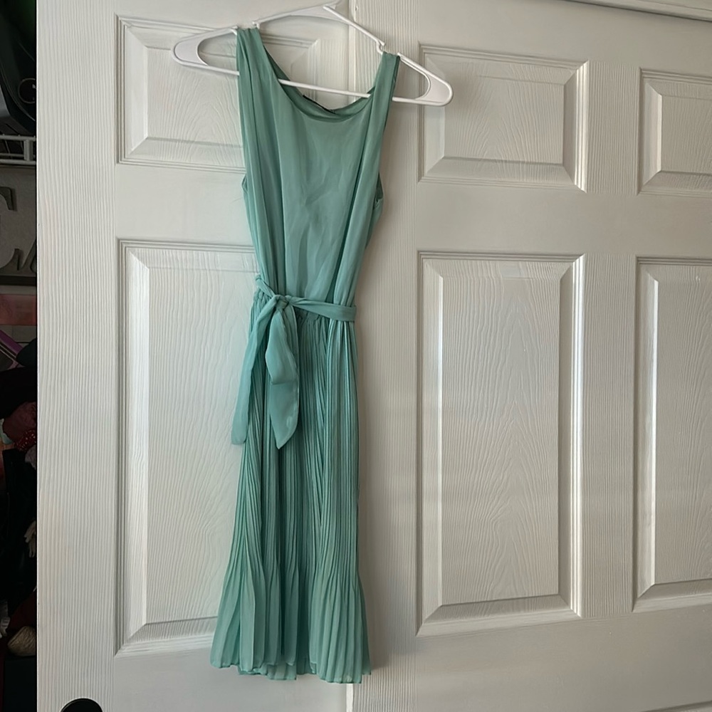 Lime green sleeveless dress. Size medium